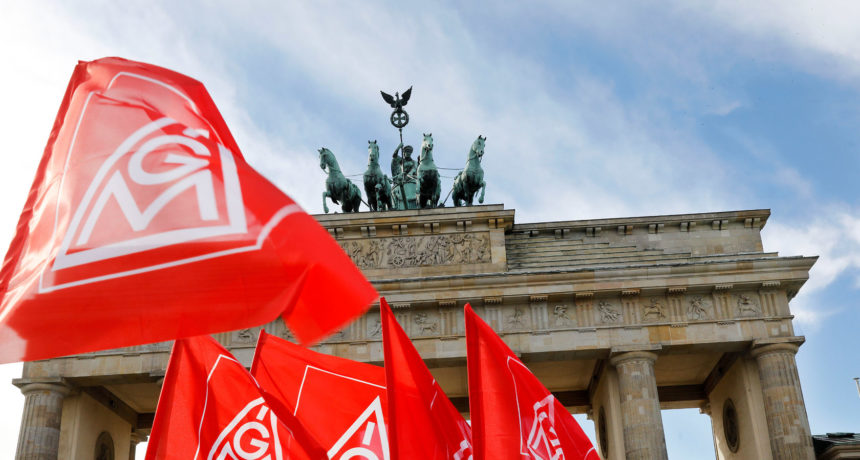 Verteil-Aktion an den Standorten: #FairWandel - Wir fahren nach Berlin...